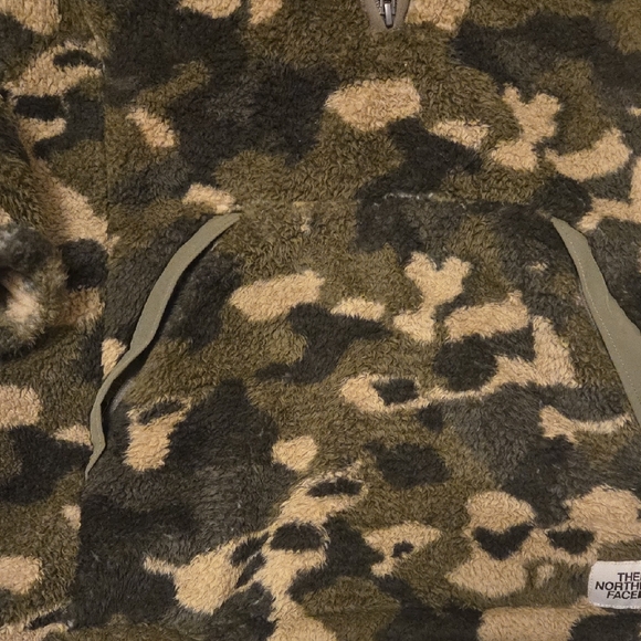 The North Face Women's Camouflage Fleece Hoodie - Picture 3 of 4
